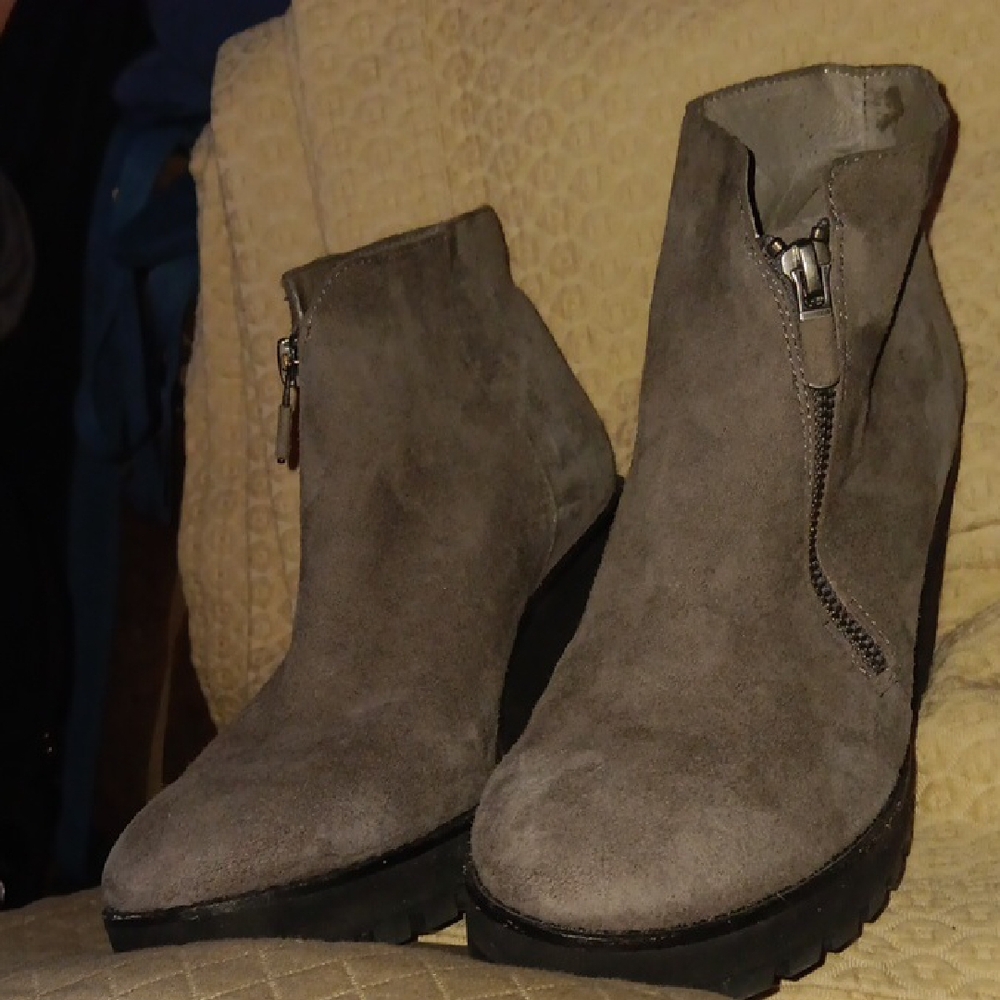 Eileen Fisher Black and Gray Ankle Boots with Chunky Heel and Side Zipper